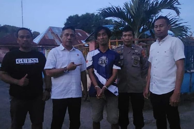 Pelaku menangkap pelaku pembakaran satu unit rumah permanen di Moh Hatta lorong Lasolo Kelurahan Sanua, Kecamatan Kendari Barat, Kota Kendari, Provinsi Sulawesi Tenggara (Sultra).