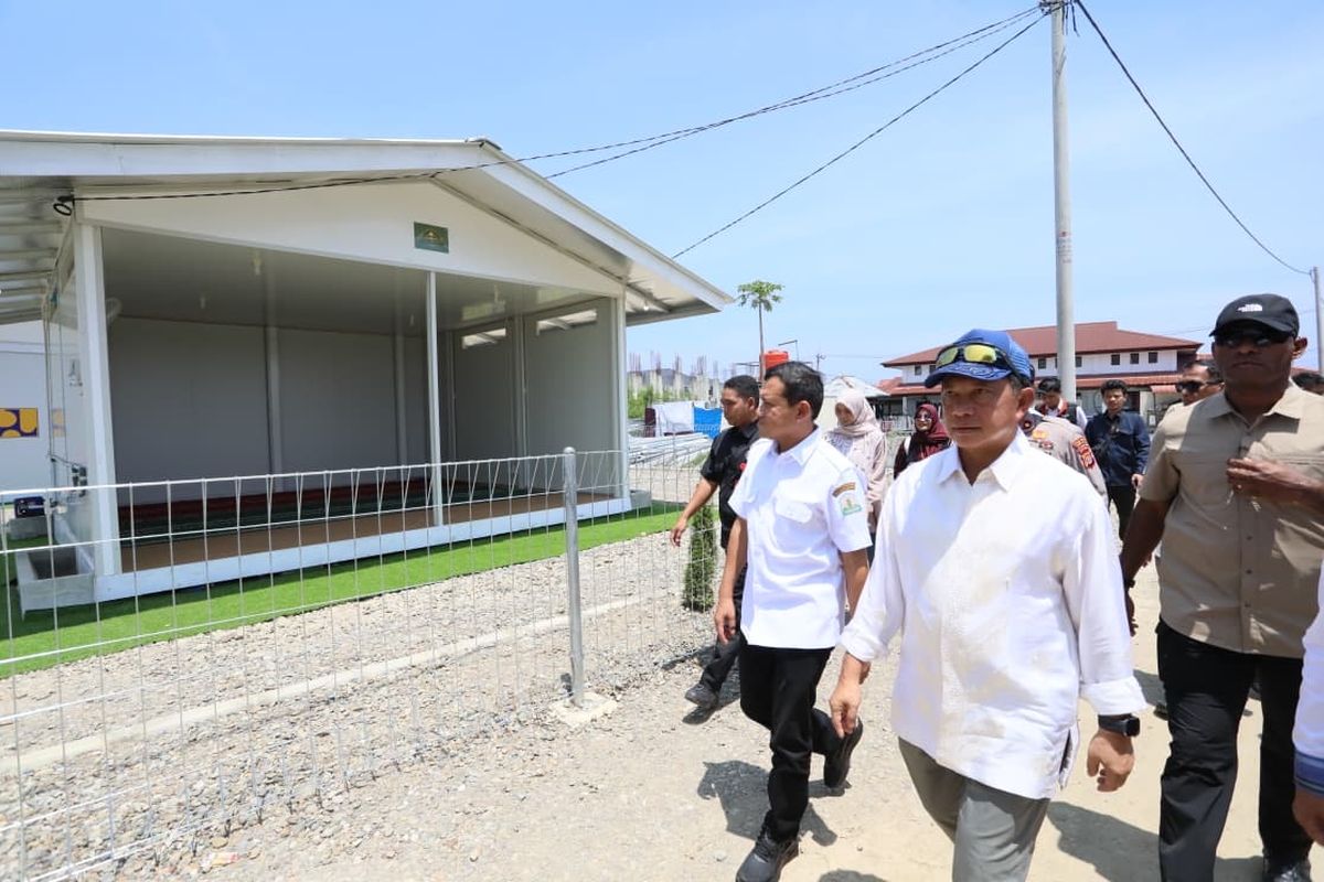 Ketua Satuan Tugas (Satgas) Percepatan Rehabilitasi dan Rekonstruksi (PRR) Pascabencana Sumatera Muhammad Tito Karnavian.










