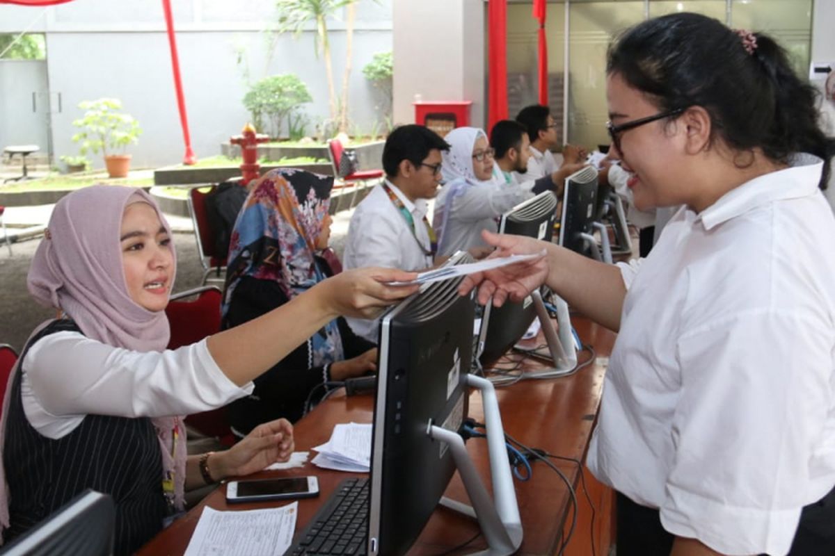 Proses administrasi peserta SDK berbasis CAT yang diselenggarakan di Kantor Badan Kepegawaian Negara, Jakarta, Selasa (6/11/2018) lalu. 
