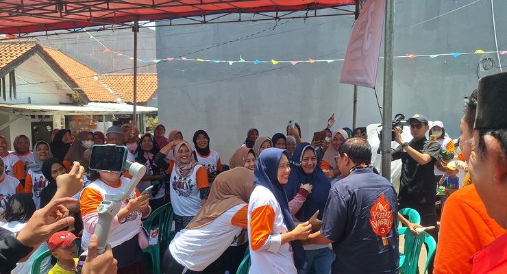 Warga Main Tebak Nama Saat Pramono Anung Kampanye di Meruya, Salah Jawab Makin Seru