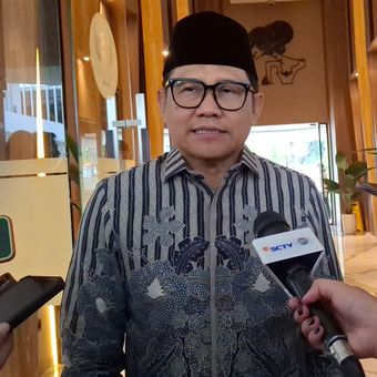 Menteri Koordinator Pemberdayaan Masyarakat (Menko PM) Muhaimin Iskandar dan Pelaksana Tugas (Plt.) Kepala BPS Amalia Adininggar Widyasanti di Kantor Kemenko PM, Jakarta, Selasa (18/2/2025).