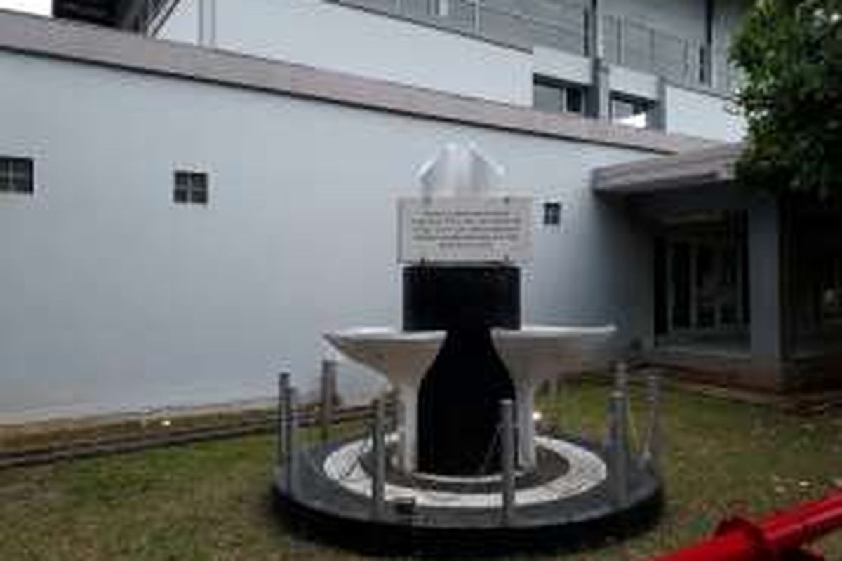 Tugu memorial mengenang salah satu taruna STIP, di dalam lingkungan kampus STIP Jakarta yang meninggal akibat kekerasan di kampus tersebut. Foto diambil Rabu (11/1/2017).