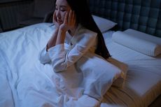 7 Tips Hilangkan Overthinking Pemicu Insomnia