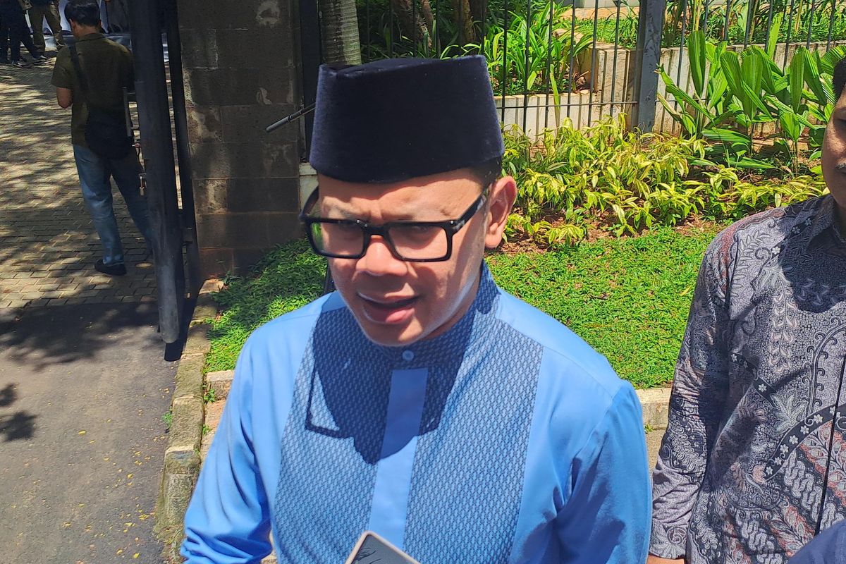 ASN Dituntut untuk Selesai Liburan dengan Manis, Wamendagri Ingatkan Pentingnya Kehadiran Tepat Waktu! - Gambar Asli