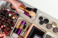 Urutan Pemakaian Makeup yang Tepat, dari Primer sampai Setting Spray
