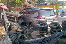 Diduga Mengantuk, Pengemudi Mobil Tabrak Dagangan Warga di Duren Sawit