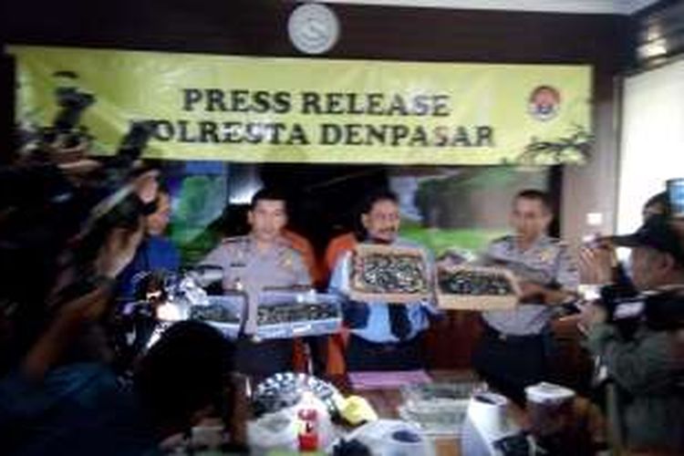 Rilis pengalaman penjual Magig Mushroom di Polresta Denpasar, Selasa (28/6/2016)