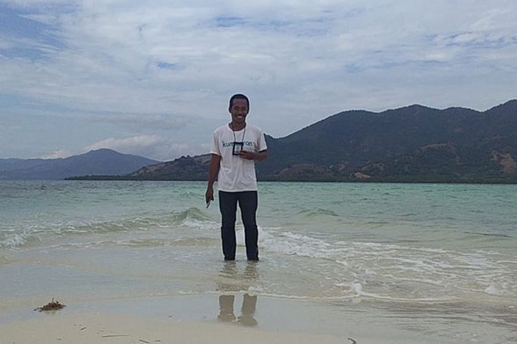 Pantai dengan pasir putih di Pulau Pangabatang, Maumere, Flores, Nusa Tenggara Timur (NTT), Senin (3/6/2019).