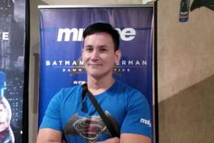 Artis peran Marcelino Lefrandt ketika menghadiri screening film 'Batman vs Superman Dawn of Justice', di Pondok Indah Mall 2, Jakarta Selatan, Rabu (23/3/2016).