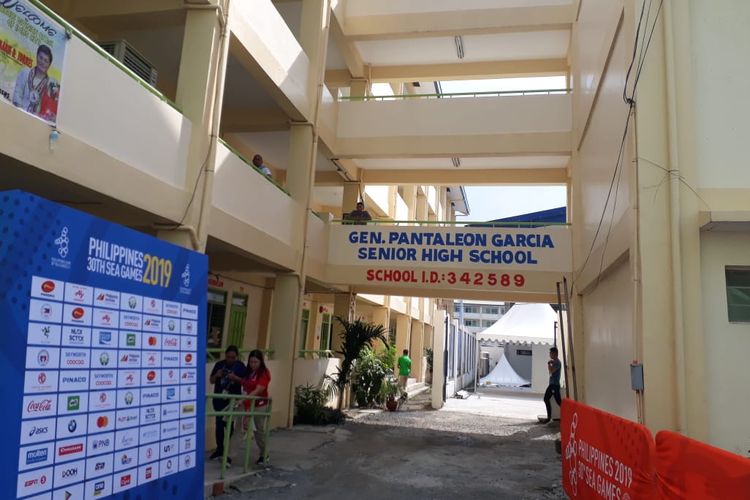 Mixed zone laga Indonesia vs Laos di Gen Panteleon Garcia Senior High School.