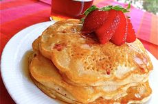 Resep Pancake Saus Stroberi, Sarapan Simpel Sebelum ke Kantor