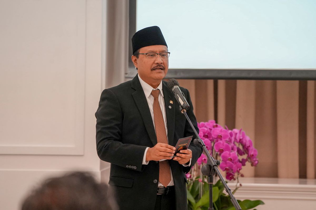 Menteri Sosial (Mensos) Saifullah Yusuf atau Gus Ipul mengaku gembira karena Indonesia sudah data tunggal sosial ekonomi nasional (DTSEN)  