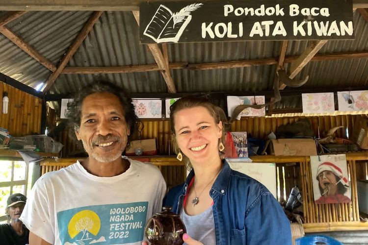 Kisah Pius Payong, Olah Limbah Jadi Karya Seni dan Dirikan Taman Baca 