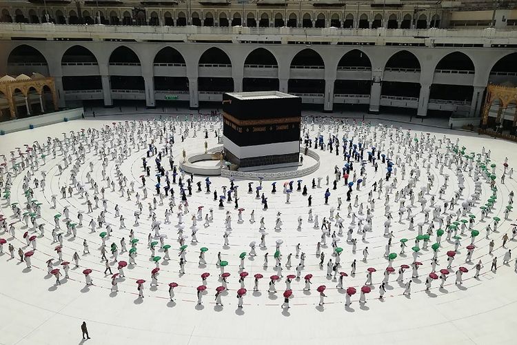 Hundreds of pilgrims around the world converge for the annual Hajj in Saudi Arabia on Wednesday (29/7/2020)