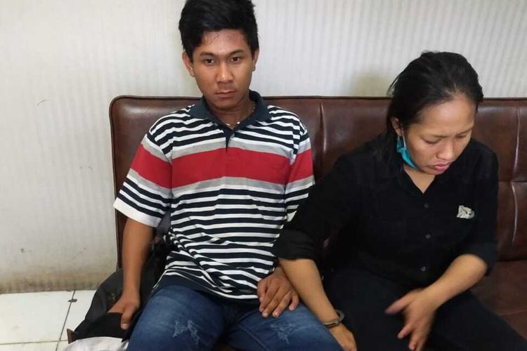 Anisa (39) bersama suaminya Cecep ditangkap petugas penjagaan Polrestabes Palembang lantaran menyeludupkan satu paket sabu ke dalam sel, Selasa (25/8/2020).