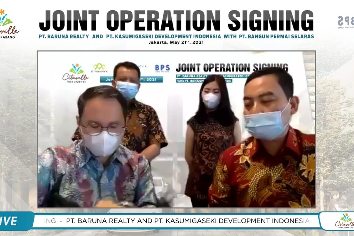 CEO Greenwoods Group Okie Imanto, Director of PT Bangun Permai Selaras Hengky Hendratno, Representative of Kasumigaseki Capital Riga Mandasari, dan Notaris Samsuri menandatangani perjanjian kerja sama operasi untuk proyek Citaville Pilar Cikarang.