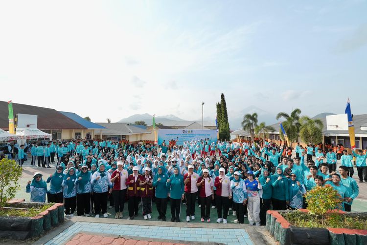 Kunjungi SMAN 2 Kota Ternate, Ketum TP PKK Tekankan Pentingnya Hidup Sehat