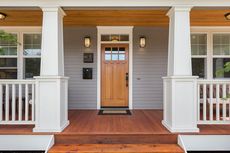 6 Cara Merapikan dan Menyegarkan Tampilan Pintu Depan Rumah