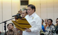Lantik Pejabat BP Batam, Menko Airlangga Dorong Batam Jadi Role Model Investasi dan Administrasi