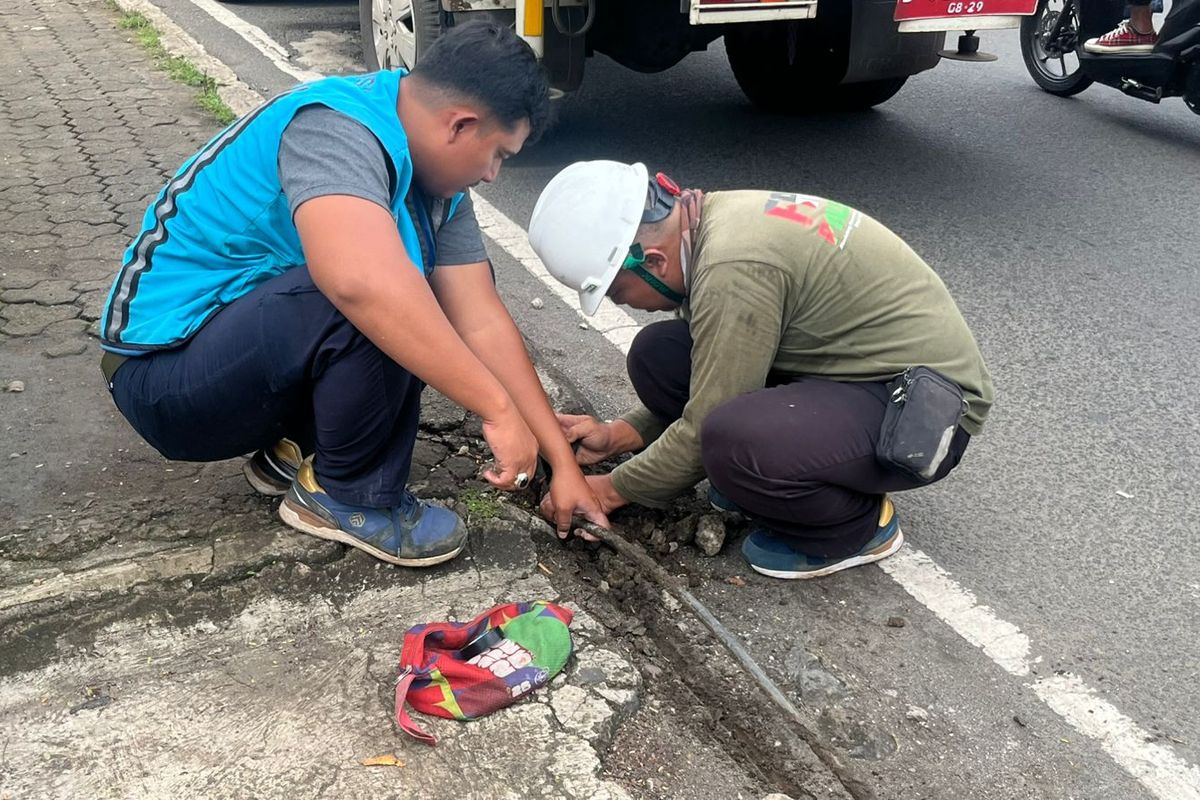 Viral Asap Keluar dari Aspal Jalan Raya Bogor Depok, Ternyata Ini ...