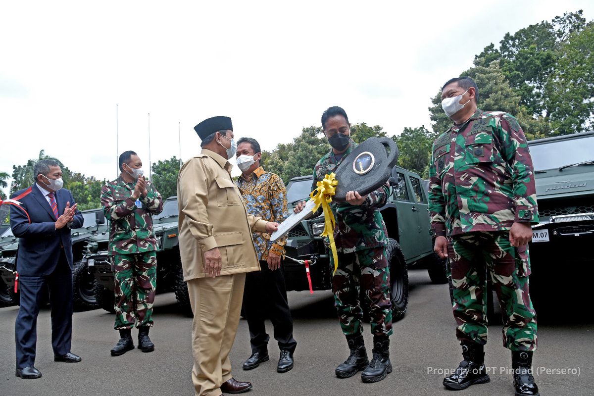 Kendaraan taktis ringan (Rantis) Maung Pindad resmi diserahkan ke TNI AD