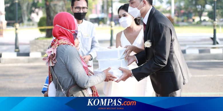 Resepsinya Batal, Pasangan Ini Bagikan Hampers ke Warga, Pengantin: Banyak yang Doakan Kami - Vimarsana News