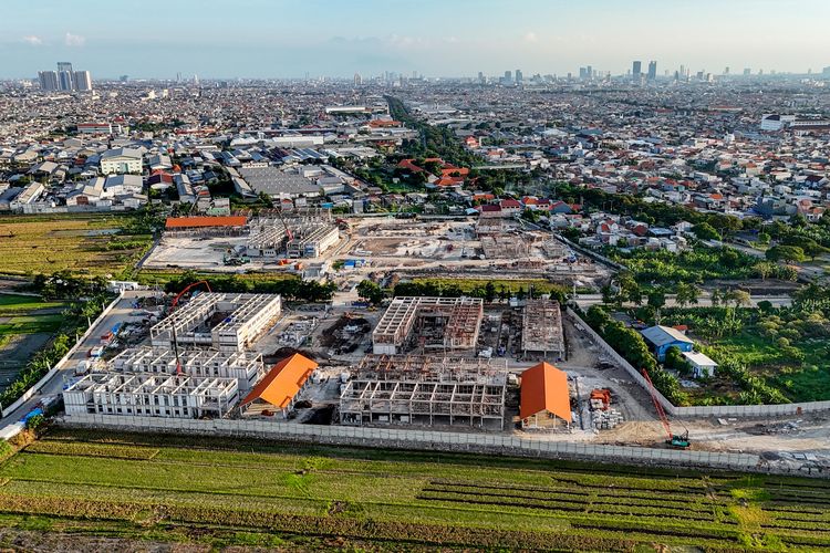 Proyek pembangunan Sekolah Rakyat di Surabaya, Jawa Timur.