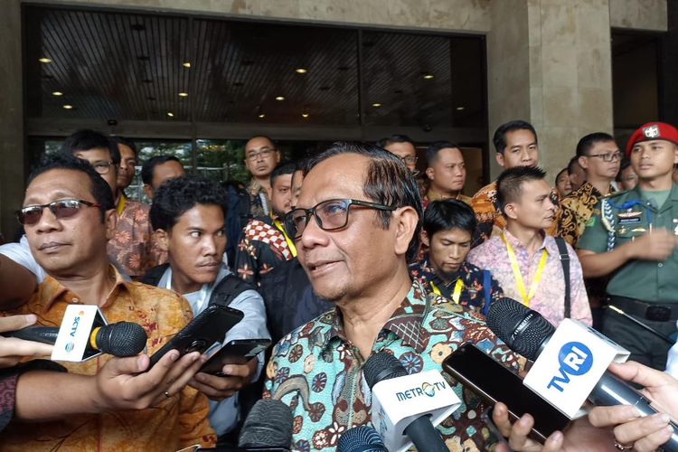 Menteri Koordinator Bidang Politik, Hukum, dan Keamanan (Menko Polhukam) Mahfud MD saat menghadiri Rakornas Penyelenggara Pemilu di Jakarta Pusat, Rabu (8/11/2023)