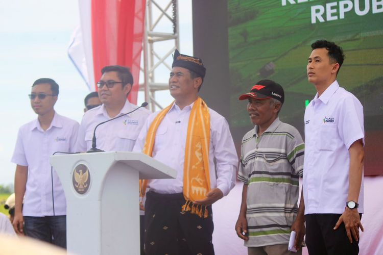 Mentan Beri Hand Traktor untuk Petani Tak Bersawah: Pakai, Sewakan