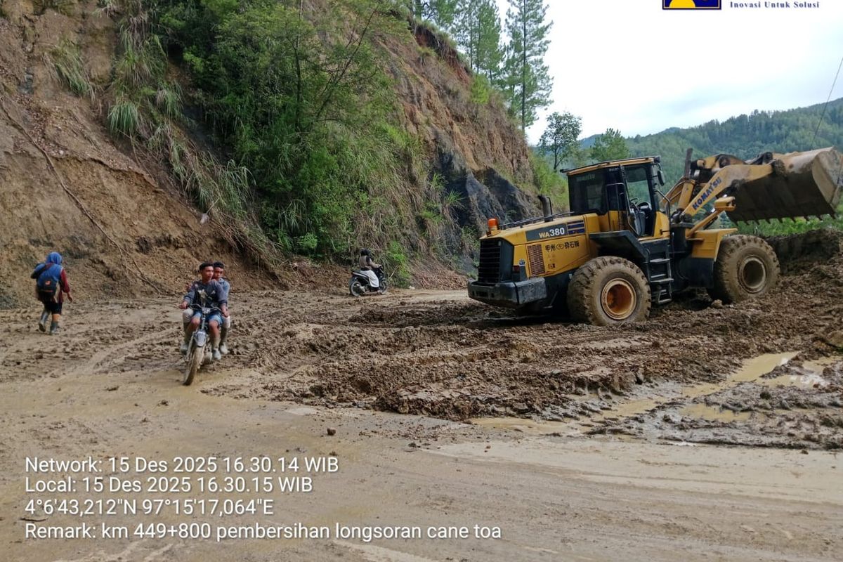 Infrastruktur rusak imbas banjir Sumatera.