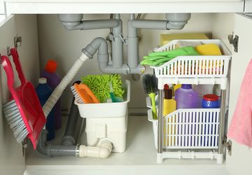 5 Alat Kebersihan yang Harus Ada di Dapur