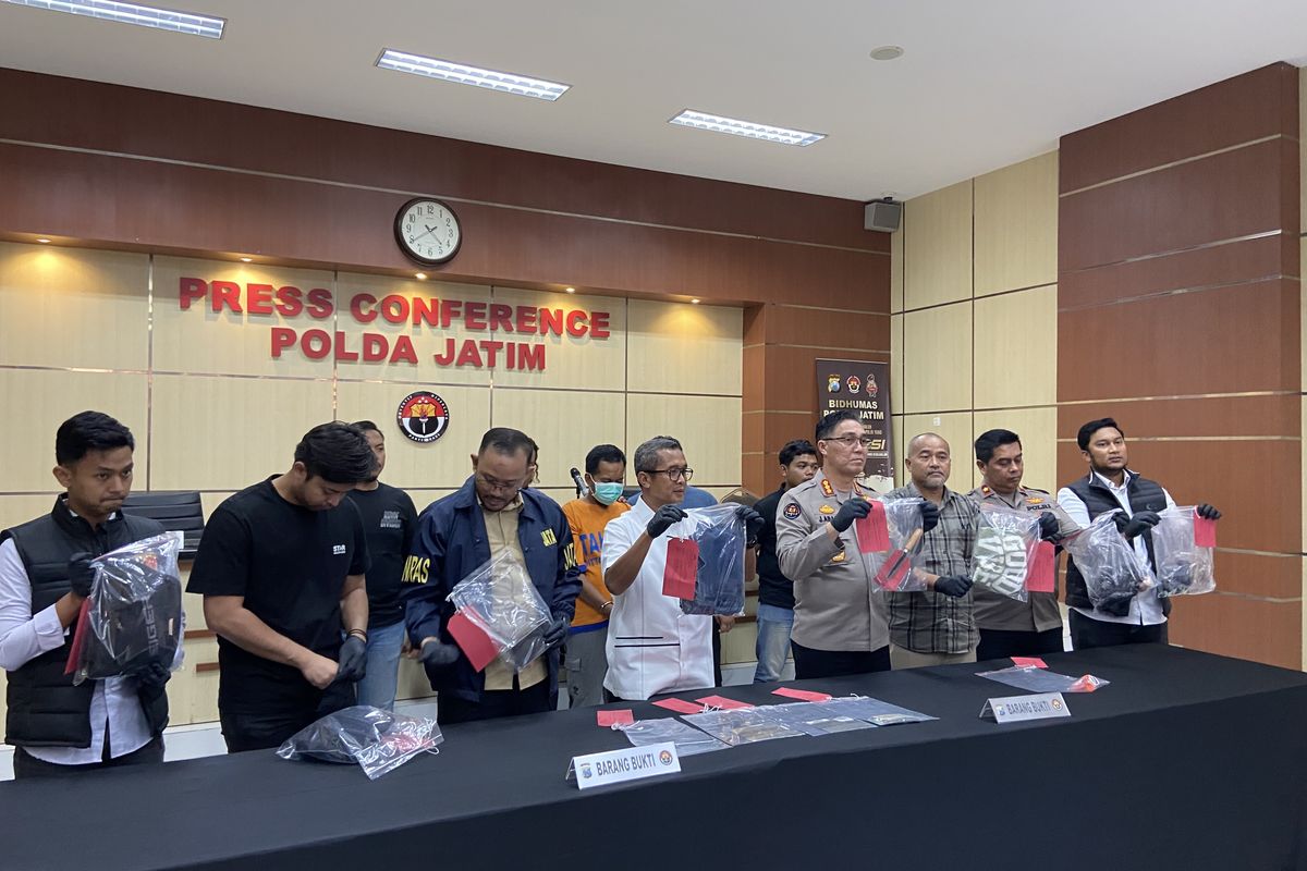 Rilis pembunuhan dan perampokan korban lansia, Hj Mirza, di Pasuruan oleh Polda Jatim, Selasa (15/7/2025)