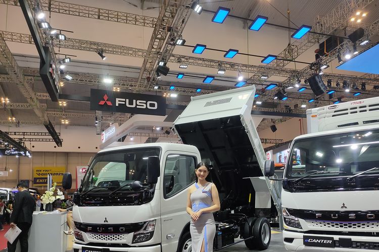 Truk listrik Mitsubishi Fuso eCanter di GIIAS 2024