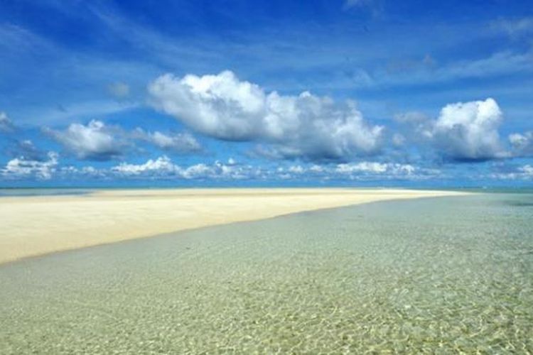 Pulau Derawan di Kalimantan Timur.