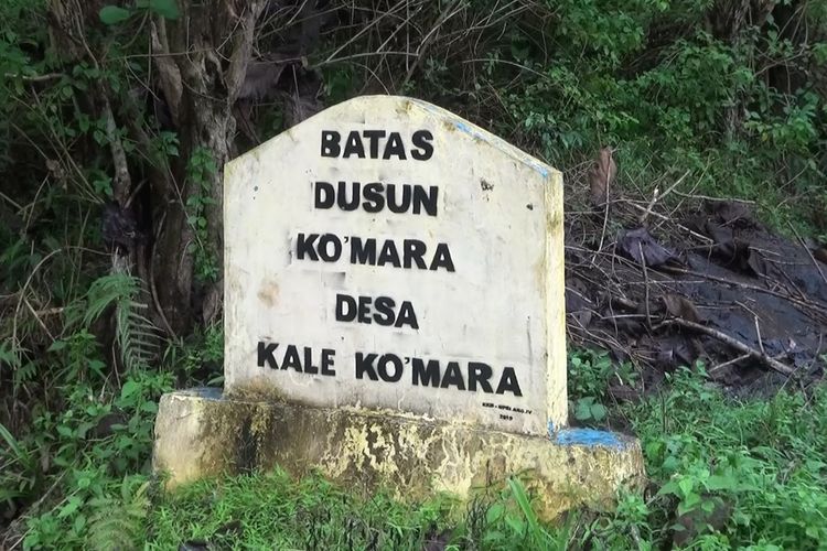 Gerbang Desa Kalekomara, Kecamatan Polongbangkeng Utara, Kabupaten Takalar, Sulawesi Selatan yang kini viral usai warganya menerima ratusan miliar atas pembebasan lahan proyek bendungan Pammukulu. Kamis, (27/5/2021).
