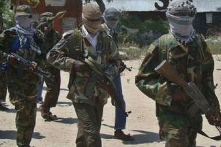 Kelompok militan Al Shabab sering melakukan kekerasan dengan melintasi perbatasan Somalia dan ke Kenya. 