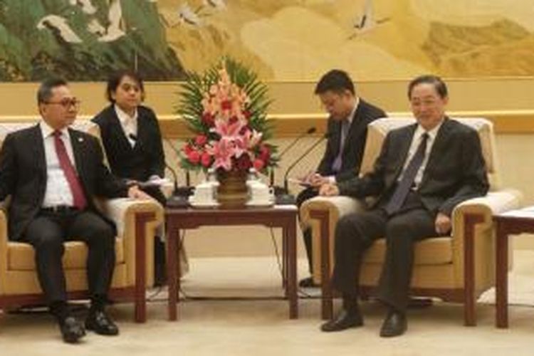 Ketua MPR RI Zulkifli Hasan saat bertemu Ketua MPR China Yu Zhengsheng di Beijing, China, Kamis (17/9/2015).