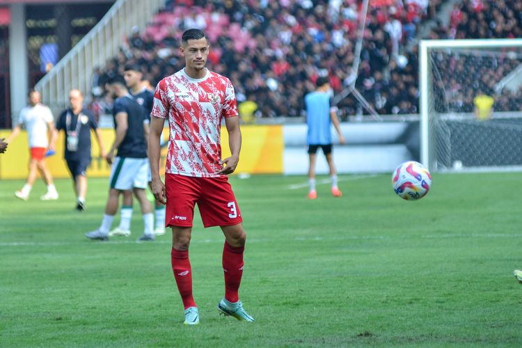 Jay Idzes hanya menghuni daftar pemain cadangan dalam pertandingan Kualifikasi Piala Dunia 2024 antara Indonesia vs Irak, Kamis (6/6/2024) di Stadion Gelora Bung Karno Jakarta. 