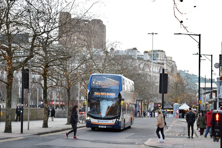 Ilustrasi kawasan Piccadilly di Manchester, Inggris.