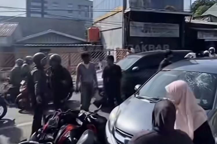 Sempat Ricuh, Mobil yang Tabrak 4 Motor di Joglo Berujung Damai