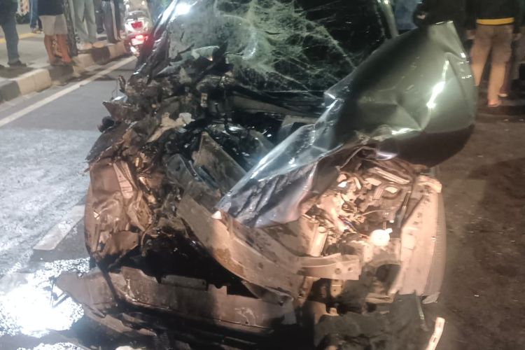 Kronologi Kecelakaan Maut di Rasuna Said Jaksel: Mobil Tabrak Pikap hingga Terguling, 1 Tewas