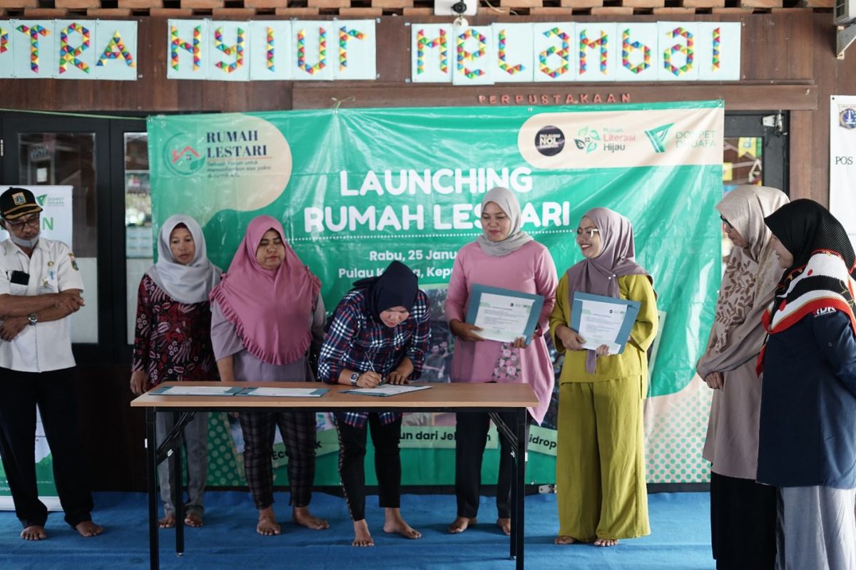 Untuk menjaga kelestarian lingkungan di kawasan pesisir, Dompet Dhuafa dan Rumah Lestari Hijau berkolaborasi bangun Rumah Lestari di Kepulauan Seribu, Jakarta, Rabu (25/1/2023).
