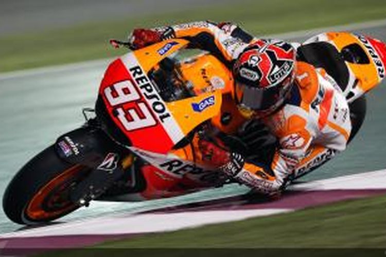 Pebalap Honda asal Spanyol, Marc Marquez, memacu motornya di Sirkuit Losail pada GP Qatar, Minggu (23/4/2014).