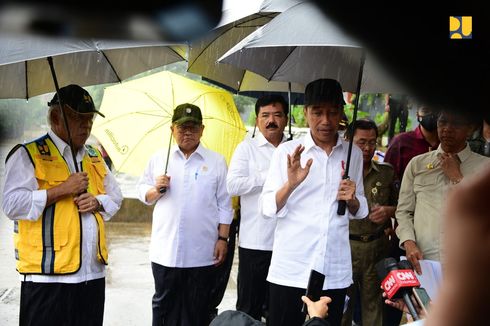 Sisa 17 Kilometer, Jokowi Pastikan Normalisasi Sungai Ciliwung Berlanjut 