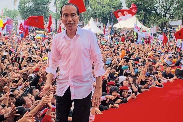 Tanpa dilindungi payung atau dibalut jas hujan, Jokowi tampak basah kuyup. Ini seperti yang dialami Jokowi dan massa pendukungnya saat berkampanye di Kompleks Stadion Temanggung Abdul Jamal, Kota Batam, Sabtu akhir pekan lalu.