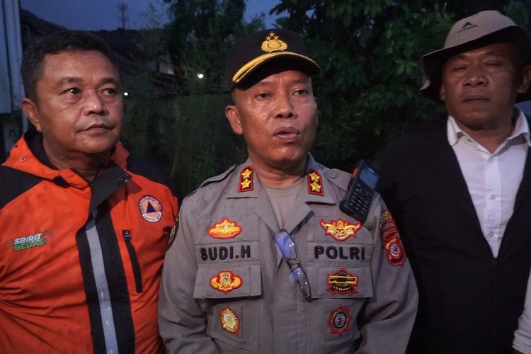 Aksi Satpam SMAN 1 Banjaran Bandung Tolong Siswi Terseret Arus, Keduanya Terseret dan Hilang