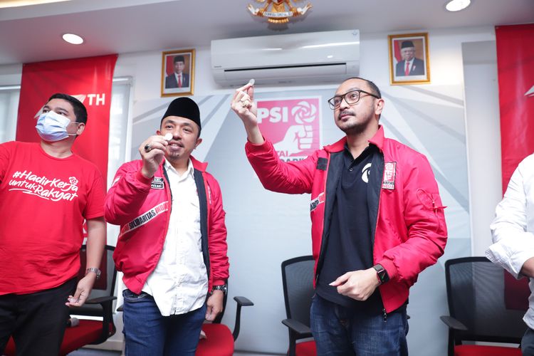 Partai Solidaritas Indonesia (PSI) menggagas gerakan ?koin untuk gorden rumah dinas DPR.