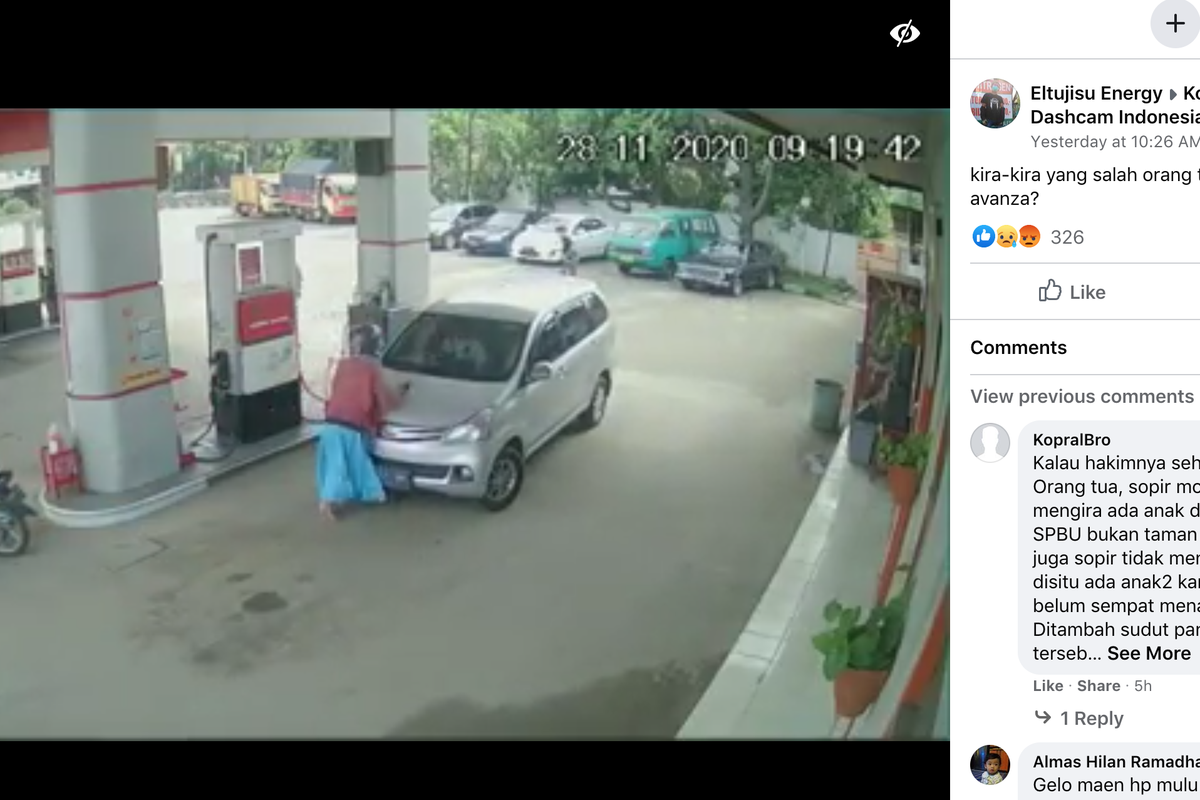 Sebuah mobil MPV yang tidak sengaja melindas anak kecil di sebuah SPBU yang berdiri di area blind spot kendaraan.
