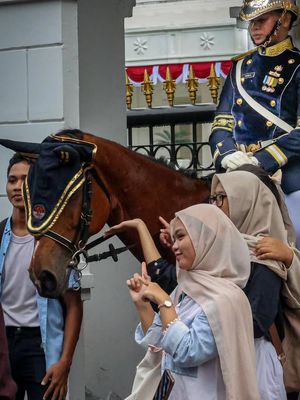 Prosesi pergantian pasukan di Istana Merdeka, Minggu, 15 Februari 2026 pagi.
