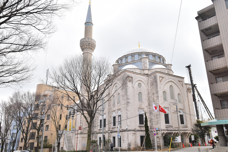 Masjid Tokyo Camii di Jepang.